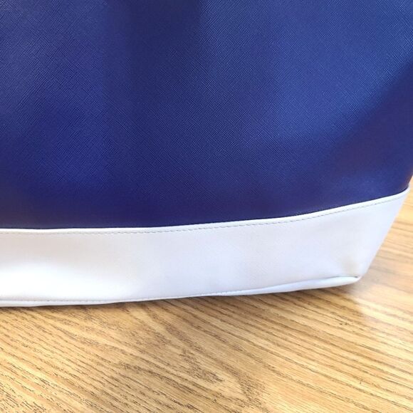 Kenneth Cole Vinyl Tote Bag - Picture 9 of 10